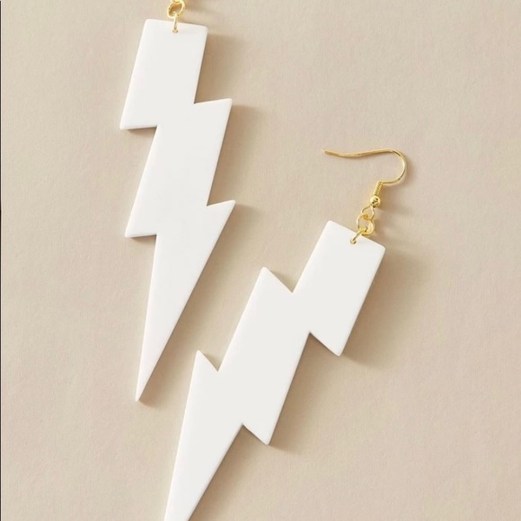 💥Free with Purchase💥 NEW! White Lightening Bolt Earrings - Picture 4 of 4